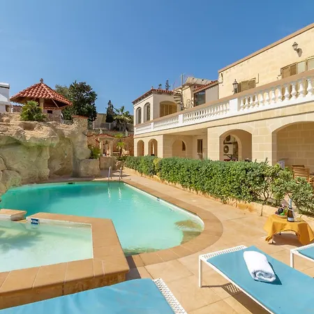 Apartment & Pool In Bay *