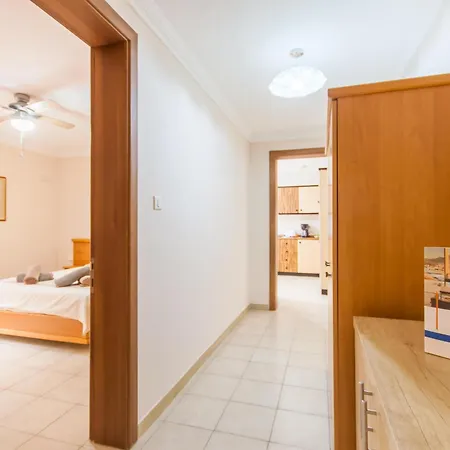 & Pool In Bay Apartament Mellieħa