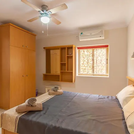 & Pool In Bay Apartment *