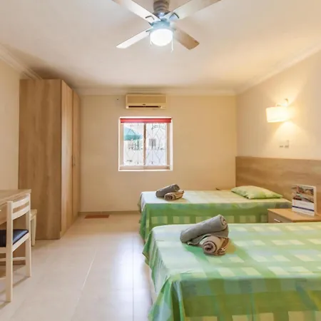 Apartment & Pool In Bay Mellieha