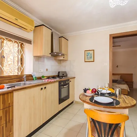 & Pool In Bay Appartement