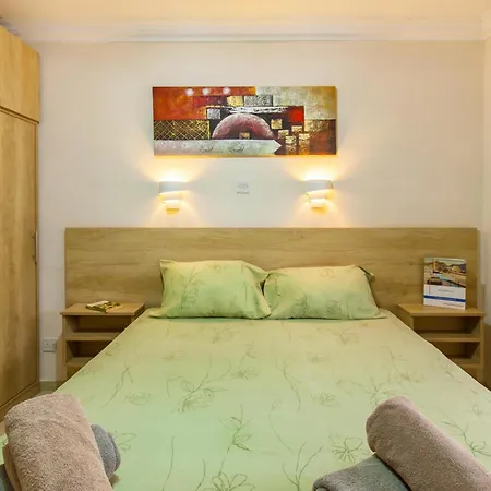 & Pool In Bay Appartement