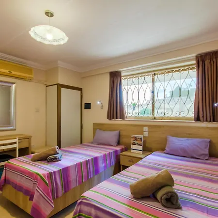 & Pool In Bay Mellieħa