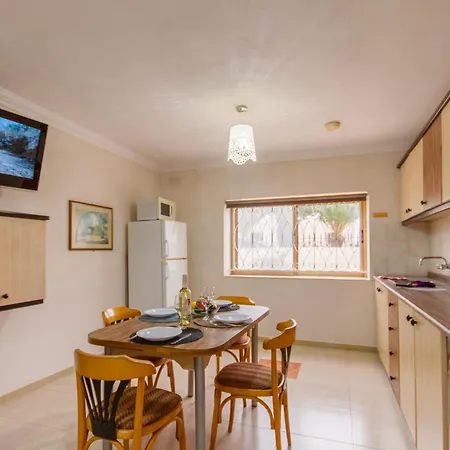 & Pool In Bay Appartement *