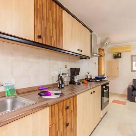 & Pool In Bay Mellieħa