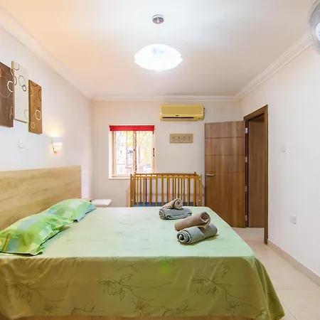 & Pool In Bay * Mellieħa