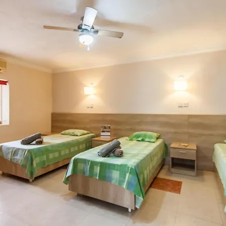 & Pool In Bay Mellieħa