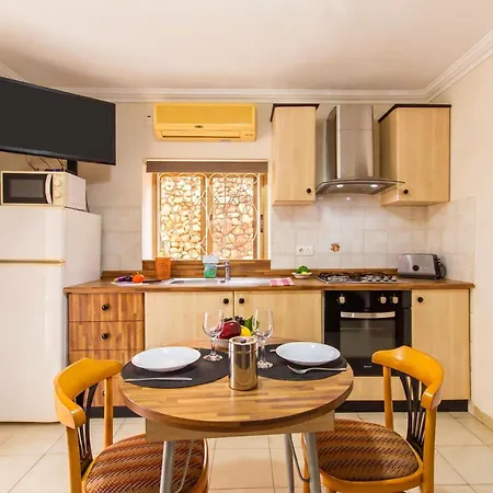 & Pool In Bay Apartment Mellieha