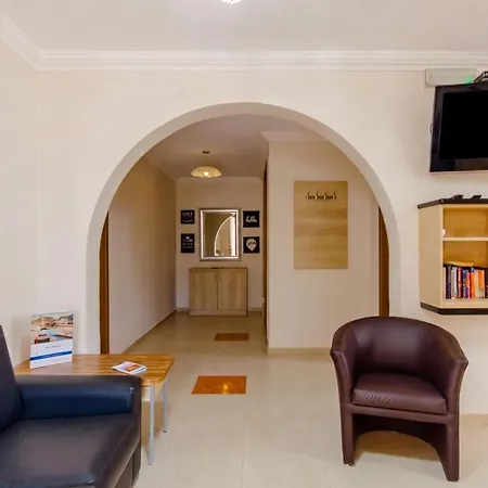 Apartment & Pool In Bay Mellieha