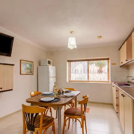 & Pool In Bay Mellieha