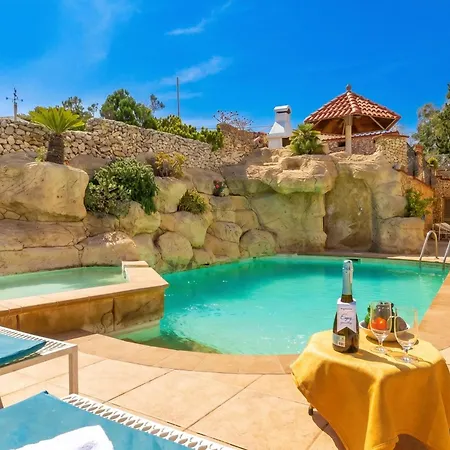 & Pool In Bay Apartman *