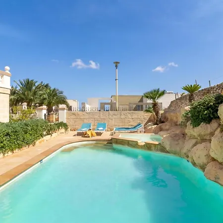 Apartman & Pool In Bay