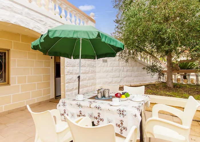 & Pool In Bay * メーリッハ