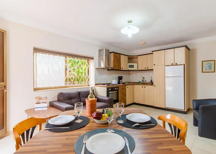 アパート & Pool In Bay メーリッハ