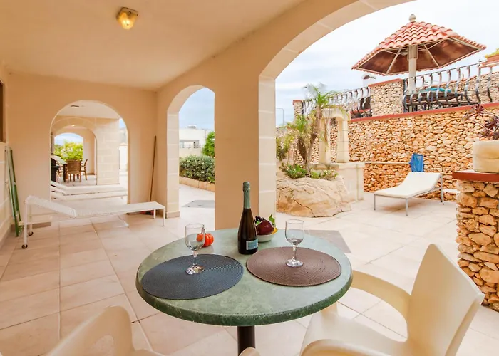 アパート & Pool In Bay メーリッハ