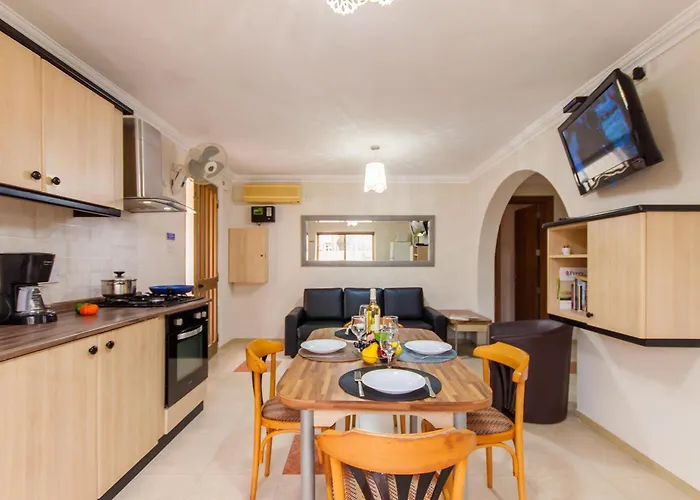 アパート & Pool In Bay メーリッハ